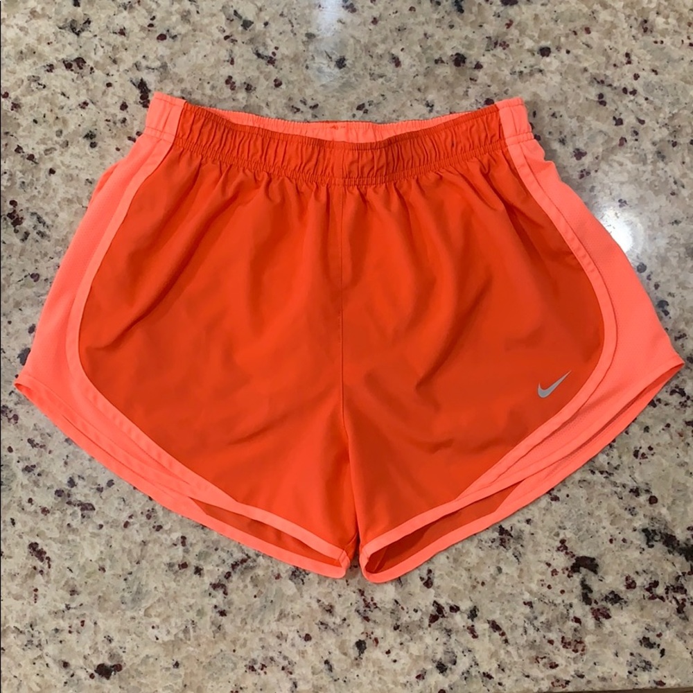Women’s Medium Nike Shorts
